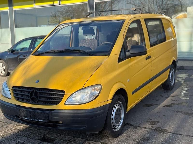 Gelb Gebraucht 2010 Mercedes Vito Van / Kleinbus | 3.900 € (Superpreis) - Bild 1/4