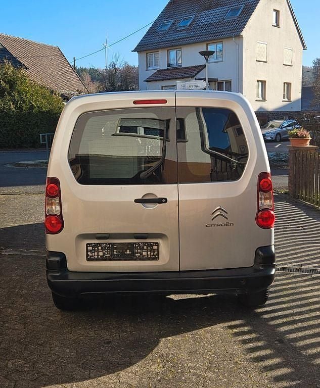 Gebraucht Citroën Berlingo SELECTION 90 PS (66 kW) 2014 Grau Van / Kleinbus