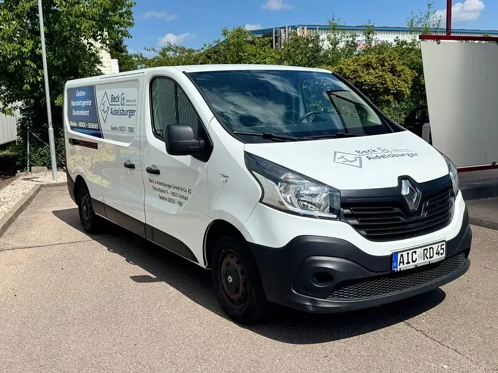 Gebraucht Renault Trafic Komfort 120 PS (88 kW) 2018 Weiß Van / Kleinbus