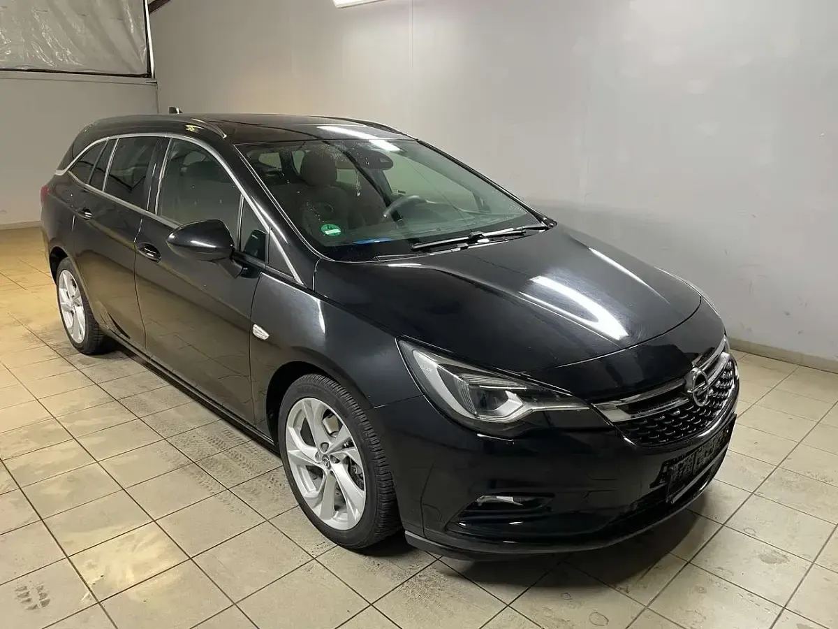 Używany Opel Astra Dynamic 160 KM (117 kW) 2018 Czarny Kombi
