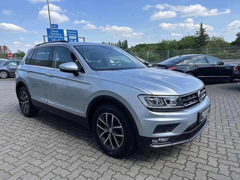 Silber Gebraucht 2020 VW Tiguan Comfortline SUV | 20.490 € (Fairer Preis) - Bild 1/4