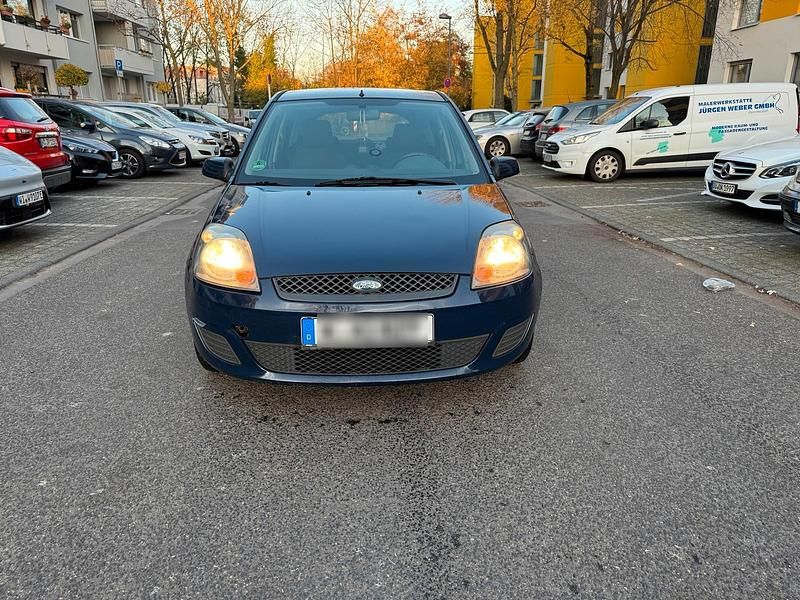 Blau Gebraucht 2008 Ford Fiesta Ambiente Kleinwagen | 900 € (Superpreis) - Bild 1/4