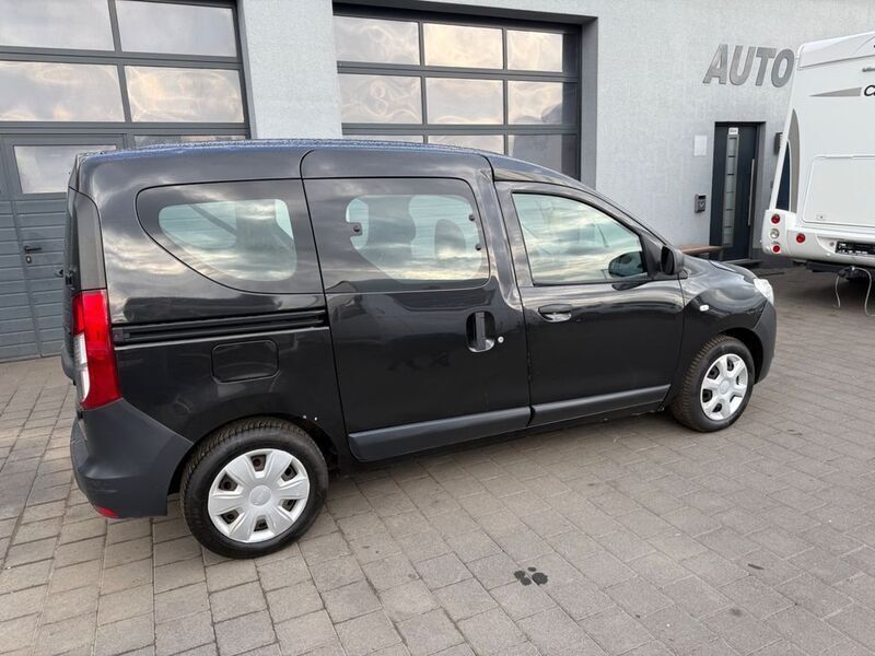 Schwarz Gebraucht 2017 Dacia Dokker Van | 3.900 € (Fairer Preis) - Bild 1/4