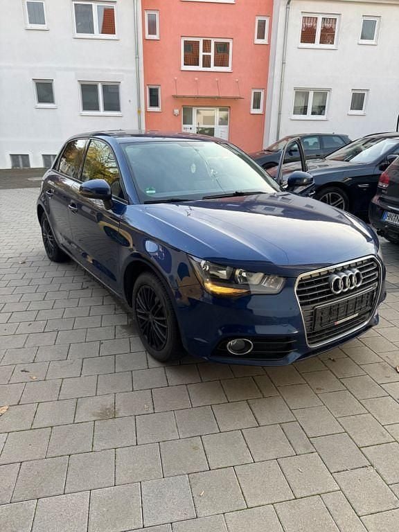 Gebraucht Audi A1 Sportback Attraction 86 PS (63 kW) 2013 Blau Kleinwagen