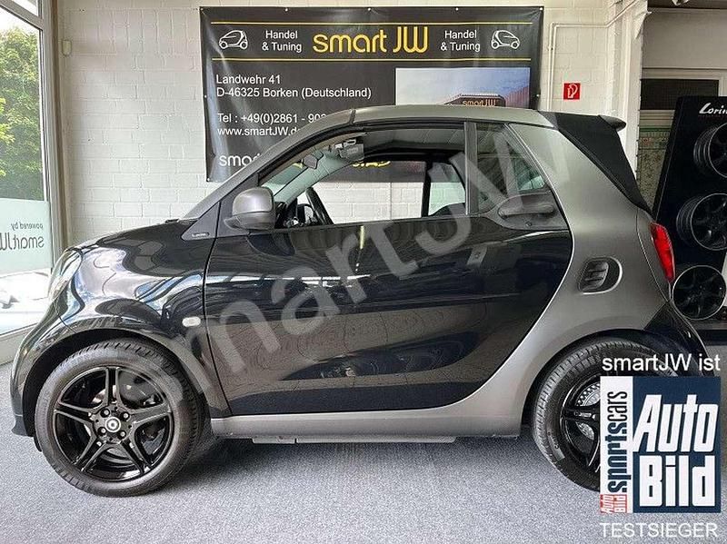 Schwarz und grau matt Gebraucht 2017 Smart ForTwo Cabrio Brabus Cabrio | 25.999 € (Fairer Preis) - Bild 1/4