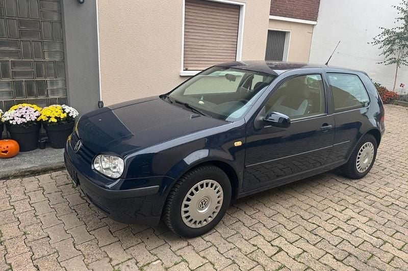 Gebraucht VW Golf 100 PS (73 kW) 2000 Blau Coupé