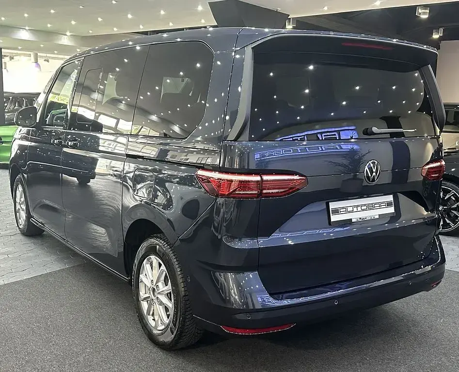 Gebraucht VW Multivan 150 PS (110 kW) 2025 Starlight blue Van / Kleinbus