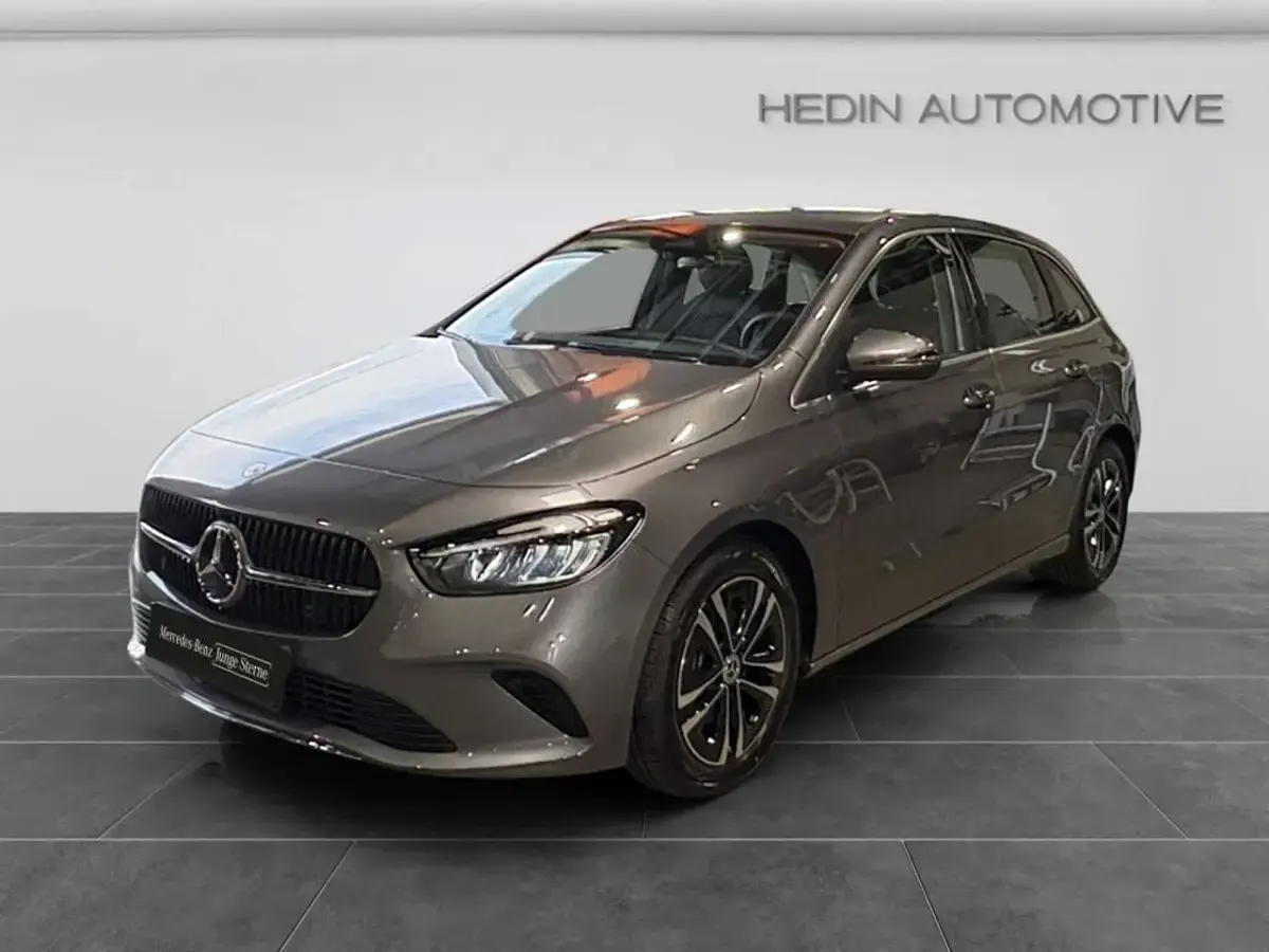 Neu Mercedes B180 Progressive 136 PS (100 kW) 2026 Grau Kleinwagen