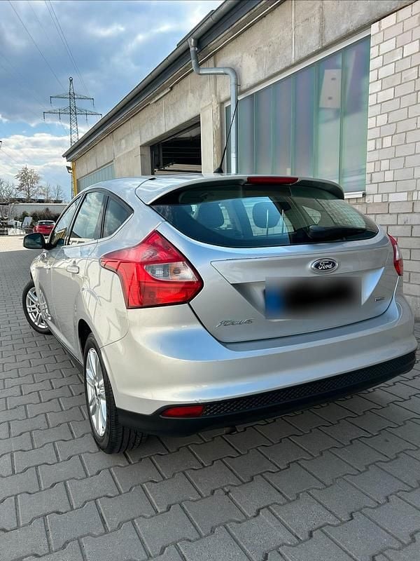 Usata Ford Focus 125 CV (91 kW) 2012 Argento Berlina