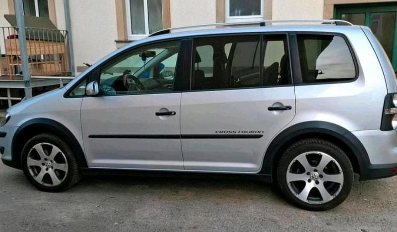 Silber Gebraucht 2008 VW Touran Cross Van / Kleinbus | 5.800 € (Guter Preis) - Bild 1/4