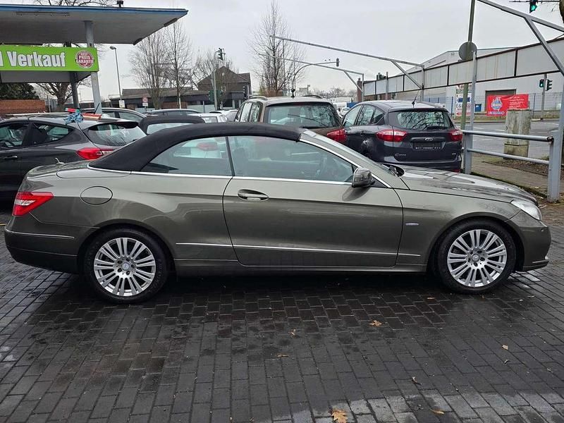 Gebraucht Mercedes E250 204 PS (150 kW) 2011 Grau Cabrio