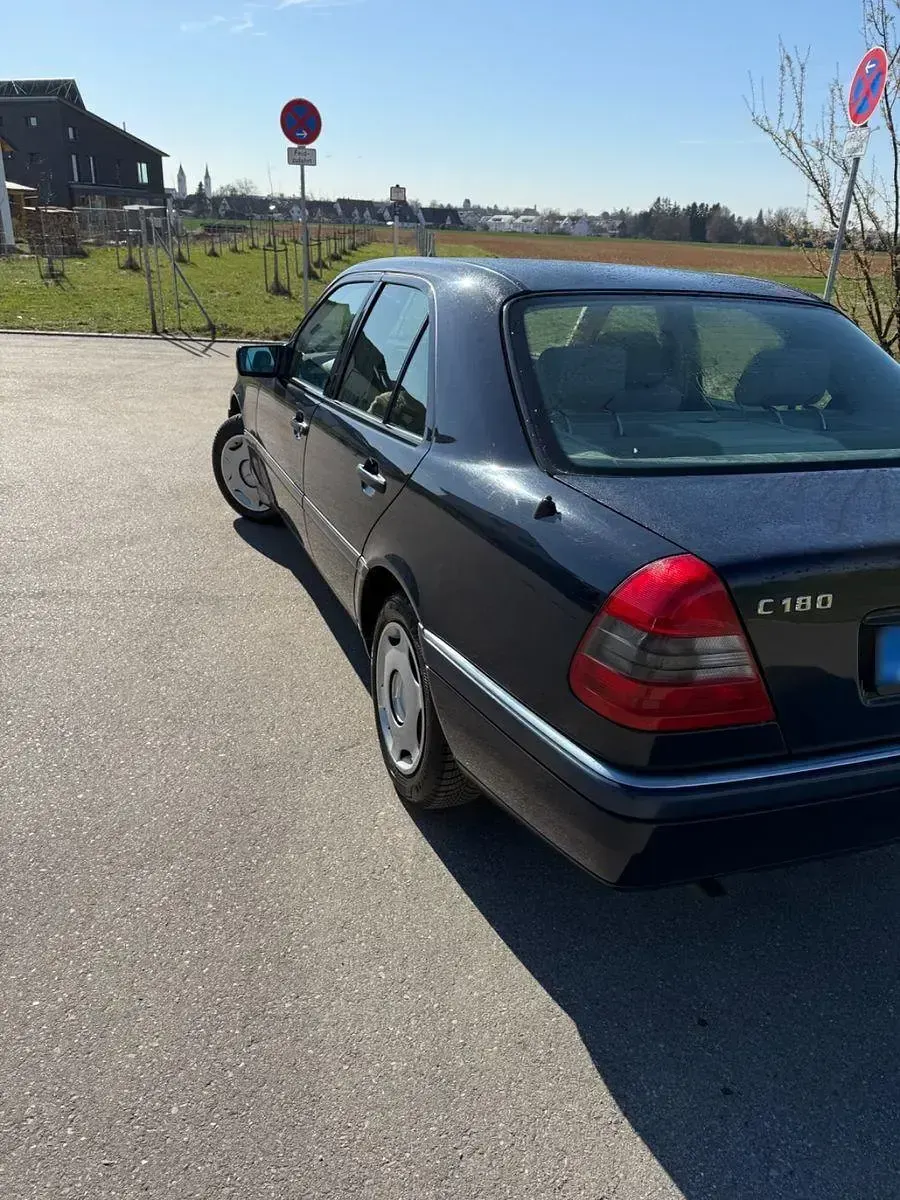 Gebraucht Mercedes C180 Elegance 122 PS (89 kW) 1994 Blau Limousine