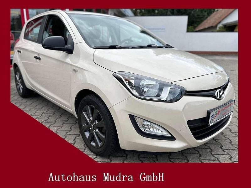 Silky beige Gebraucht 2014 Hyundai i20 Life Kleinwagen | 7.800 € (Fairer Preis) - Bild 1/4