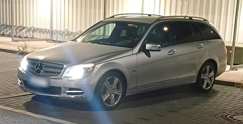 Silber Gebraucht 2010 Mercedes C300 Kombi | 10.900 € (Fairer Preis) - Bild 1/4