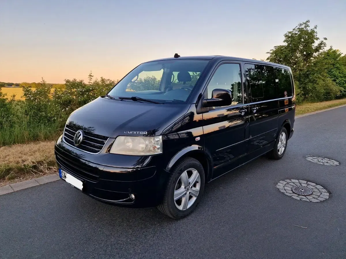 Gebraucht VW Multivan 174 PS (127 kW) 2009 Schwarz Van / Kleinbus