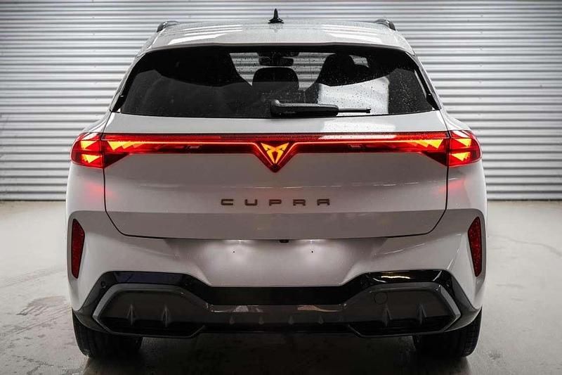 Neu Cupra Terramar VZ 265 PS (194 kW) 2025 Glacial white metallic () SUV