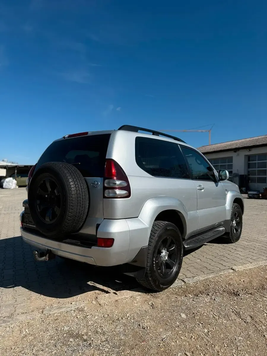 Gebraucht Toyota Land Cruiser 173 PS (127 kW) 2001 Silber SUV