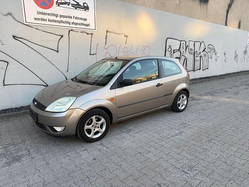 Gebraucht Ford Fiesta 2004 Gold Coupé