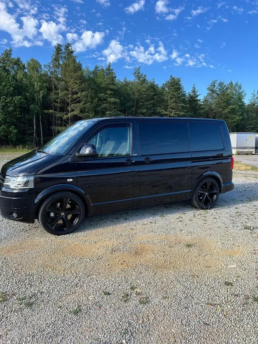 Gebraucht VW Multivan 179 PS (131 kW) 2012 Schwarz Van / Kleinbus