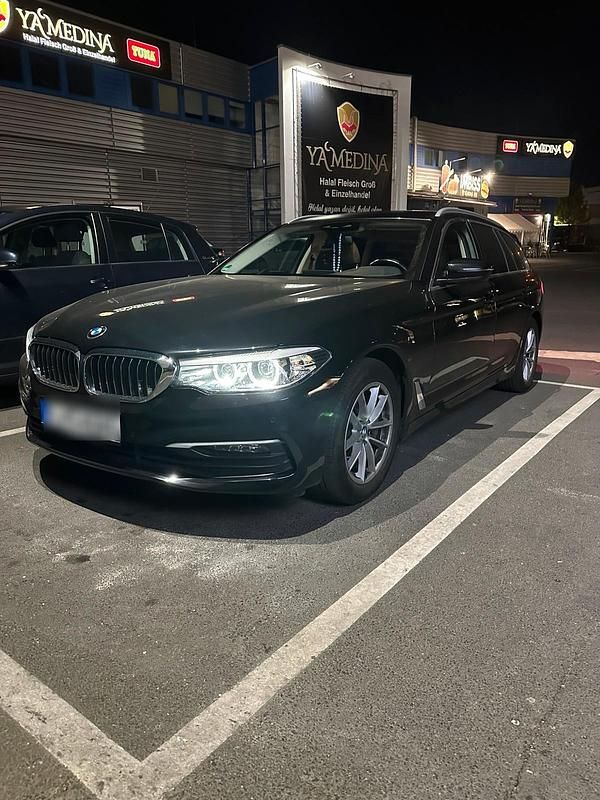 Schwarz Gebraucht 2019 BMW 525 Kombi | 23.999 € (Fairer Preis) - Bild 1/1