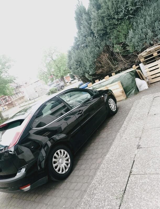 Schwarz Gebraucht 2007 Ford Focus Coupé | 1.350 € (Guter Preis) - Bild 1/4