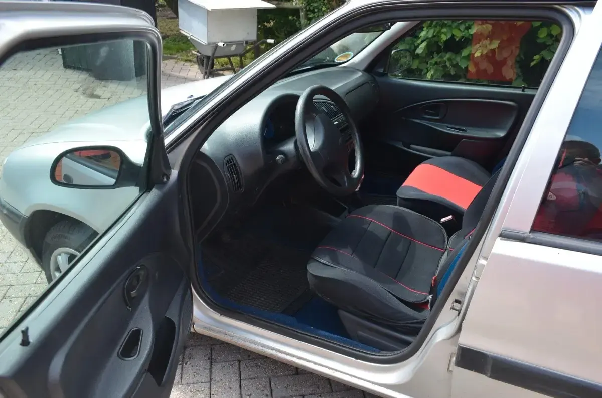 Gebraucht Citroën Saxo 60 PS (44 kW) 2002 Silber Kleinwagen
