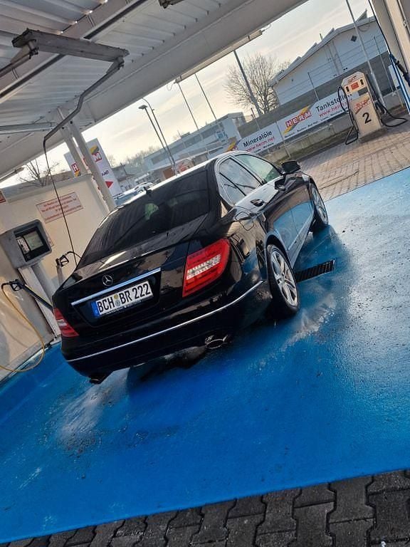 Gebraucht Mercedes C300 231 PS (169 kW) 2011 Schwarz Limousine