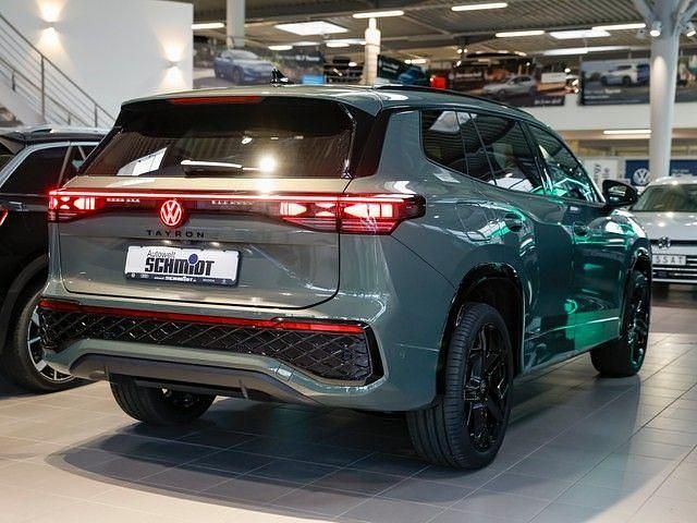 Neu VW Tayron R-line 150 PS (110 kW) 2025 Cipressinogrün metallic SUV