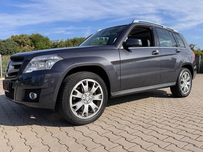 Grau Gebraucht 2010 Mercedes GLK220 SUV | 16.499 € (Fairer Preis) - Bild 1/4