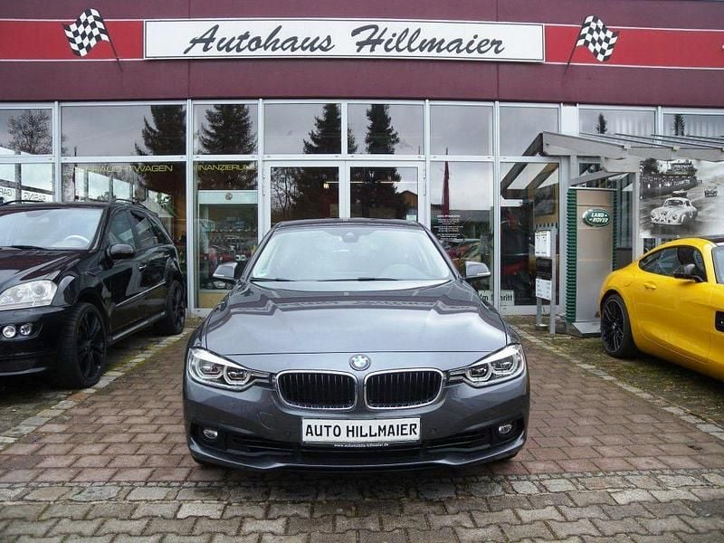 Gebraucht BMW 330 Advantage 252 PS (185 kW) 2017 Grau Kombi
