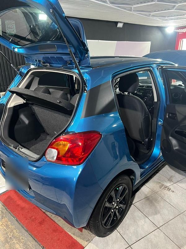 Gebraucht Mitsubishi Space Star 81 PS (59 kW) 2015 Blau Kleinwagen