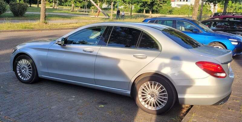 Silber Gebraucht 2017 Mercedes C180 Exclusive Limousine | 20.100 € (Guter Preis) - Bild 1/4