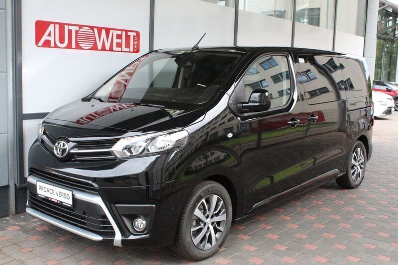 Schwarz Gebraucht 2023 Toyota Proace Verso Team Kombi | 48.990 € (Teuer) - Bild 1/4