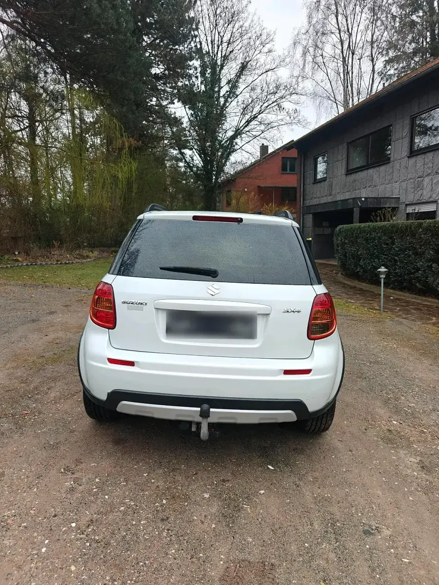Gebraucht Suzuki SX4 130 PS (95 kW) 2012 Weiß SUV