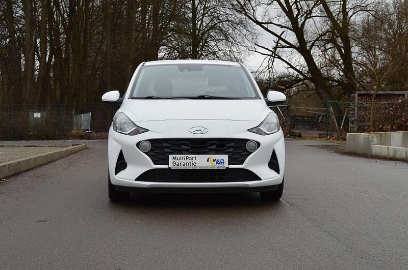Gebraucht Hyundai i10 Select 67 PS (49 kW) 2020 Weiß Kleinwagen