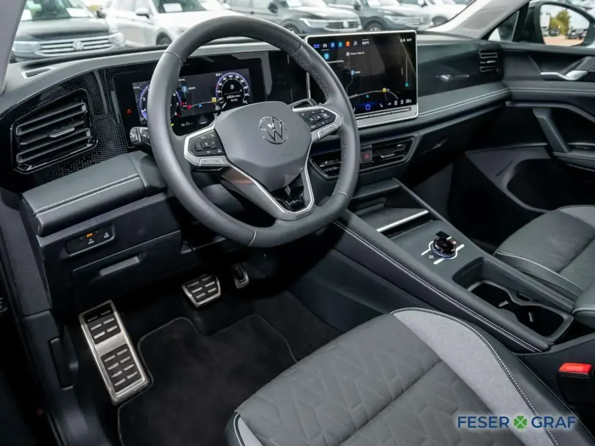 Gebraucht VW Tiguan Life 150 PS (110 kW) 2025 Grenadillschwarz metallic SUV