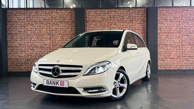 Gebraucht Mercedes B180 Edition 1 122 PS (89 kW) 2013 Weiß Van / Kleinbus