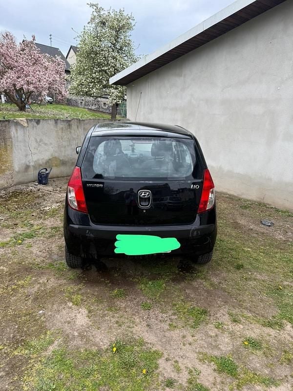 Gebraucht Hyundai i10 67 PS (49 kW) 2010 Schwarz Kleinwagen