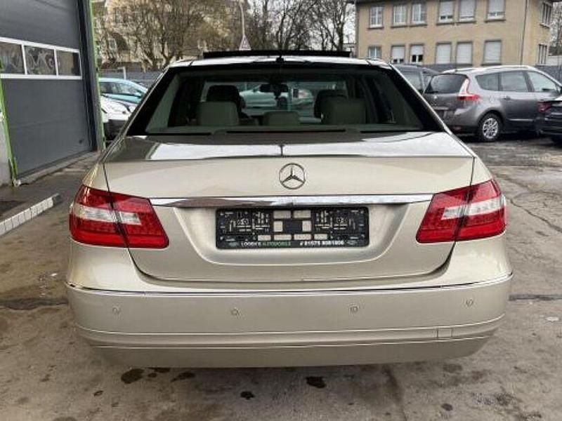 Usata Mercedes E220 170 CV (125 kW) 2009 Beige Berlina