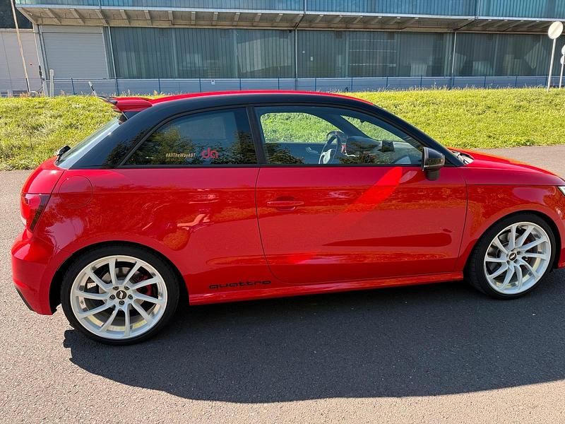 Rot Gebraucht 2015 Audi S1 Kleinwagen | 25.800 € - Bild 1/4