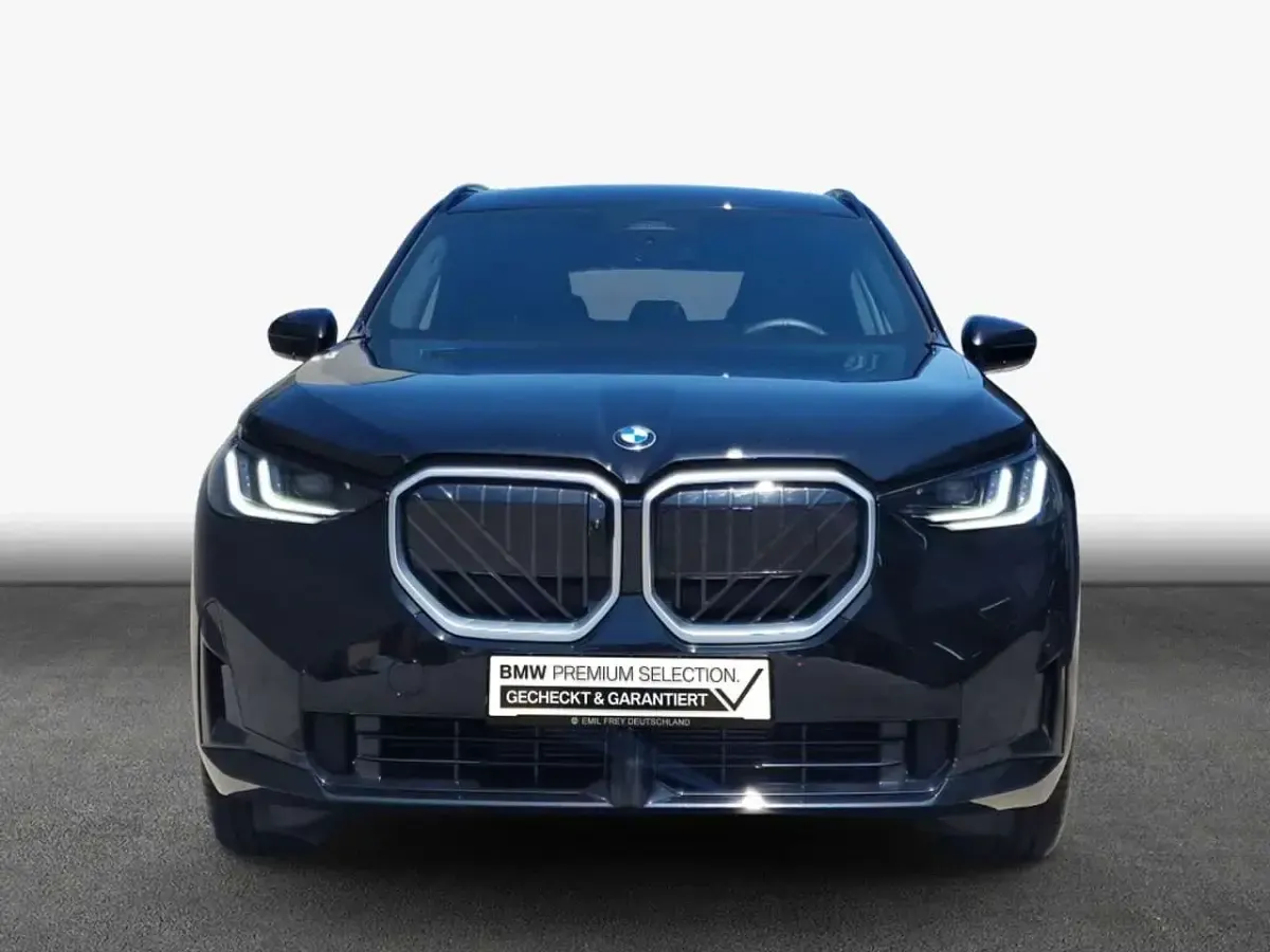 Gebraucht BMW X3 M Sport 197 PS (144 kW) 2025 Saphirschwarz metallic SUV