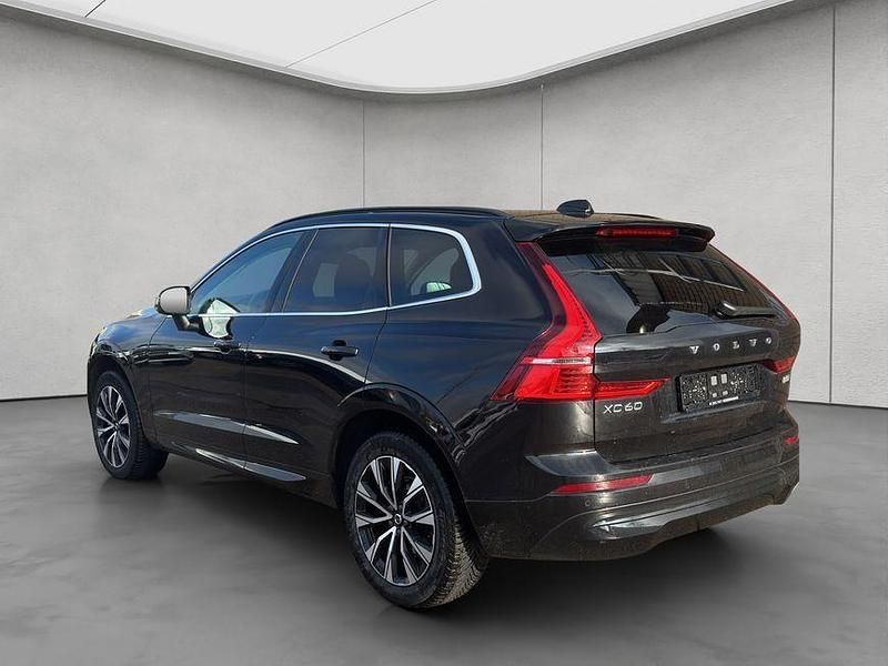 Gebraucht Volvo XC60 Core 250 PS (183 kW) 2024 Onyx black metallic SUV