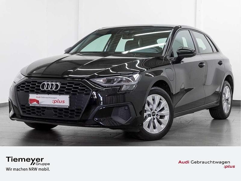 Brillantschwarz Gebraucht 2023 Audi A3 e-tron Kleinwagen | 23.980 € (Guter Preis) - Bild 1/4