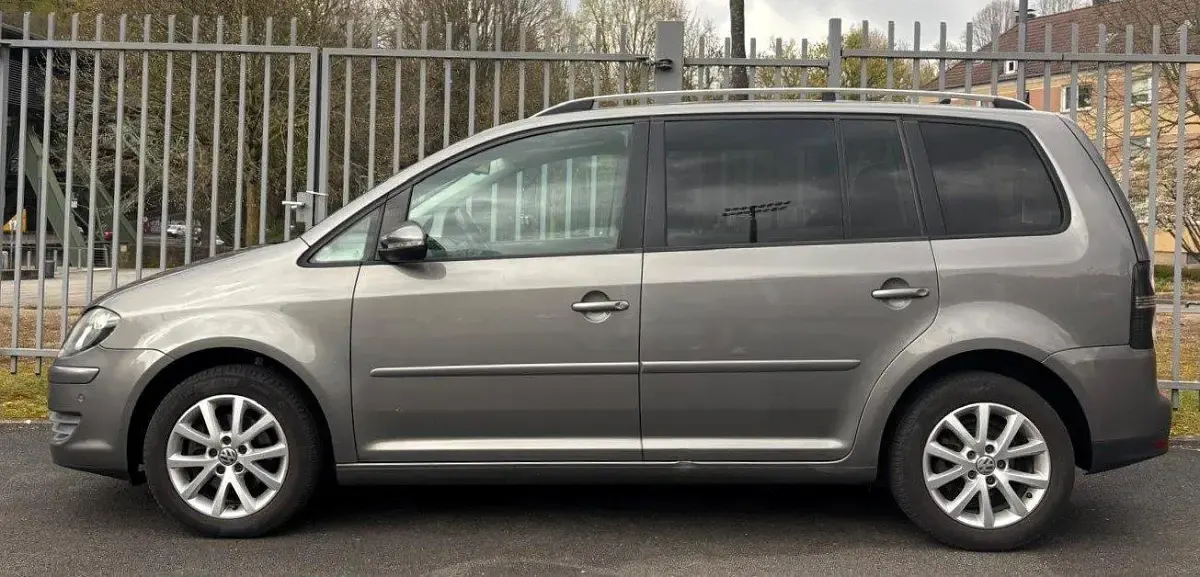 Gebraucht VW Touran Freestyle 140 PS (102 kW) 2009 Grau Van / Kleinbus