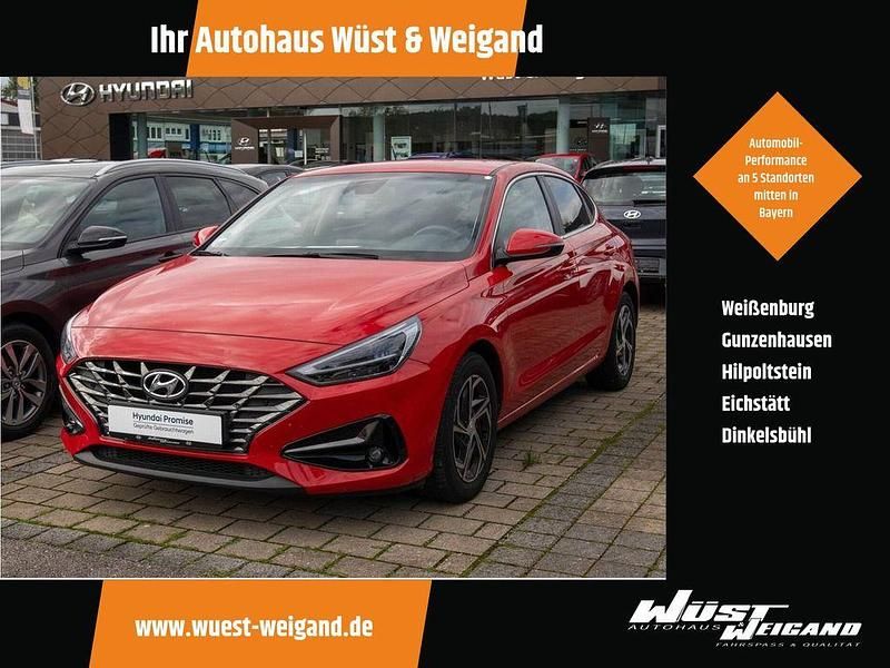 Rot Gebraucht 2021 Hyundai i30 Limousine | 15.990 € (Fairer Preis) - Bild 1/4