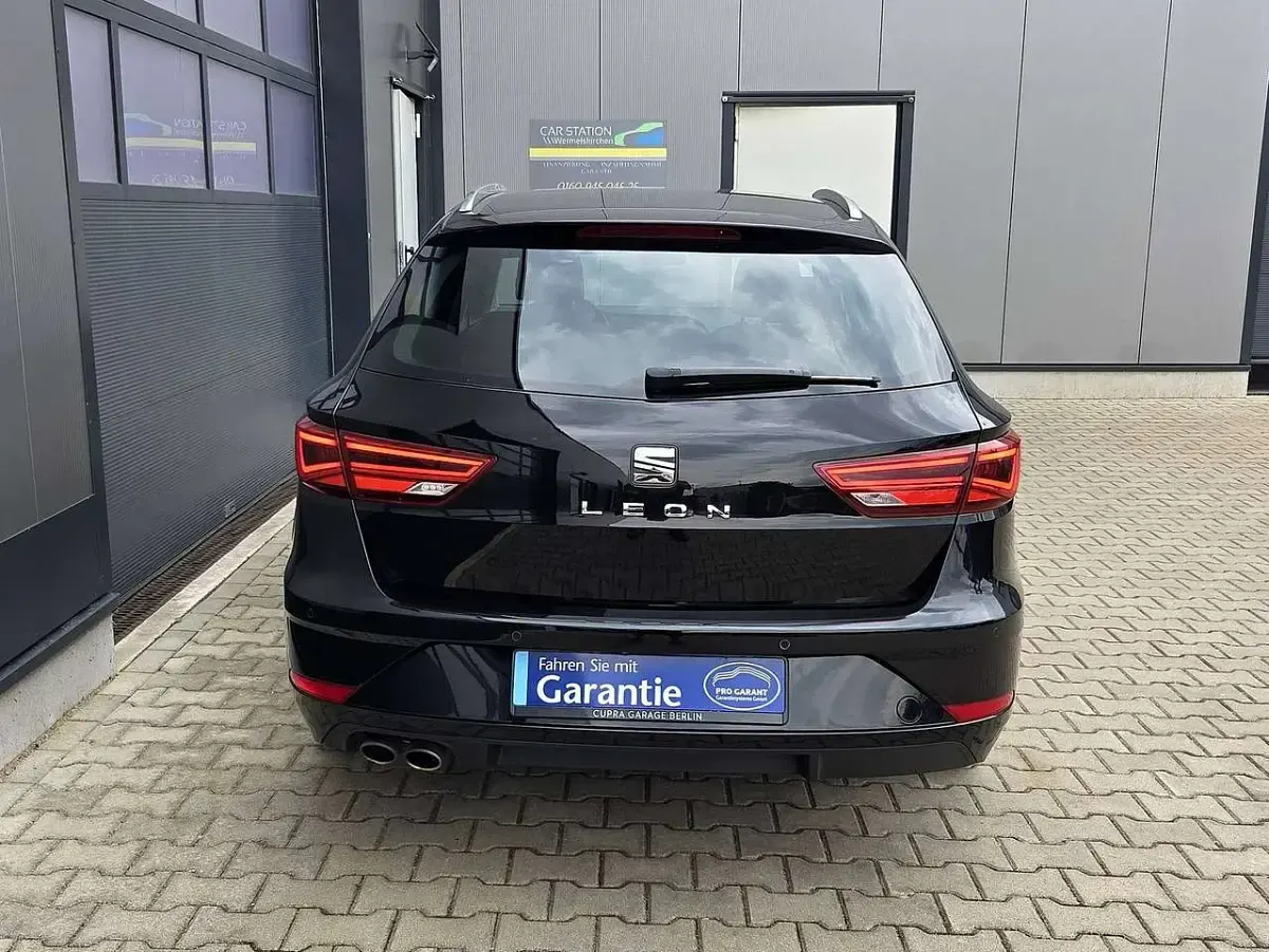 Gebraucht Seat Leon XCELLENCE 131 PS (96 kW) 2019 Mitternachtsschwarz Kombi