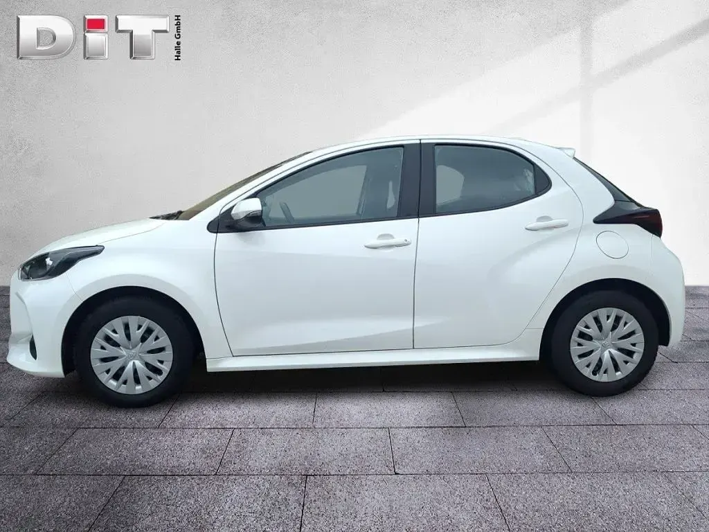 Gebraucht Toyota Yaris Comfort 72 PS (52 kW) 2023 Schneeweiß Kleinwagen