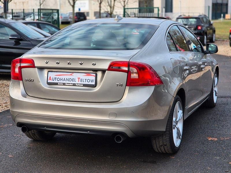 Gebraucht Volvo S60 Summum 190 PS (139 kW) 2015 Beige Limousine