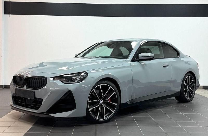 Grau Gebraucht 2022 BMW 220 M Sport Coupé | 37.900 € - Bild 1/4