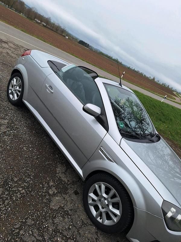 Gebraucht Opel Tigra 125 PS (91 kW) 2005 Silber Cabrio